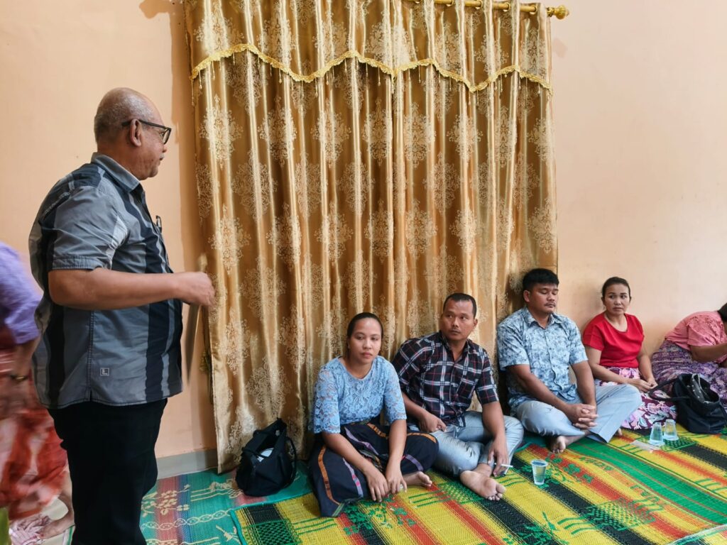 Penyerahan Bantuan Korban Banjir (2)