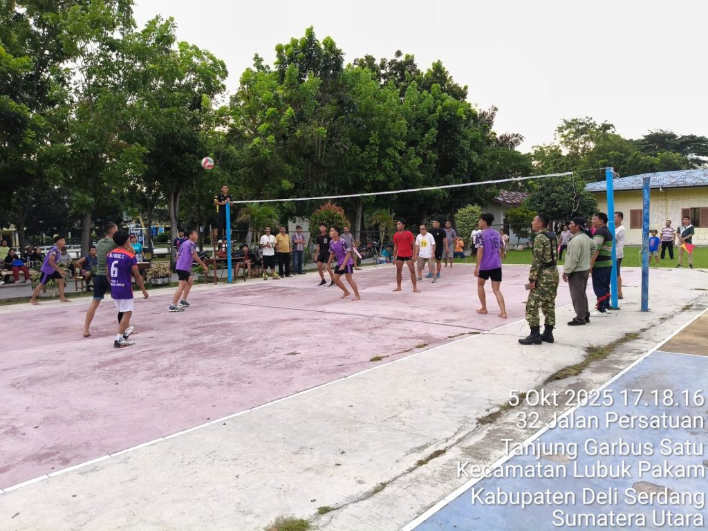 Pertandingan Voli (12) Pertandingan Voli (12)