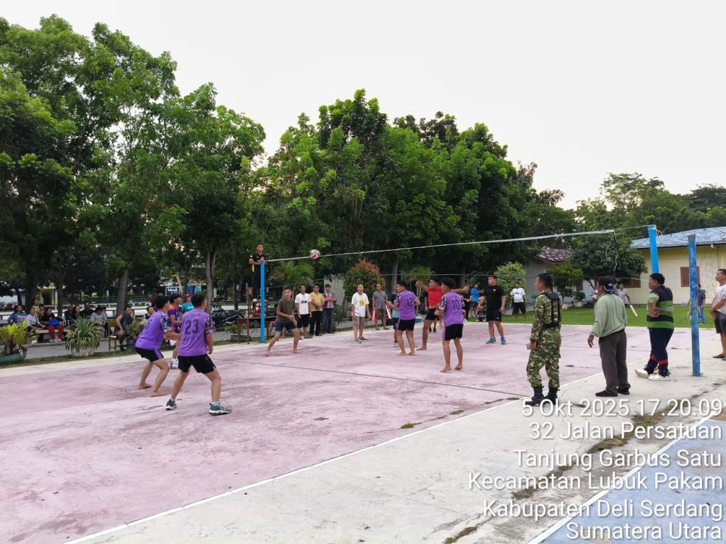 Pertandingan Voli (13) Pertandingan Voli (13)
